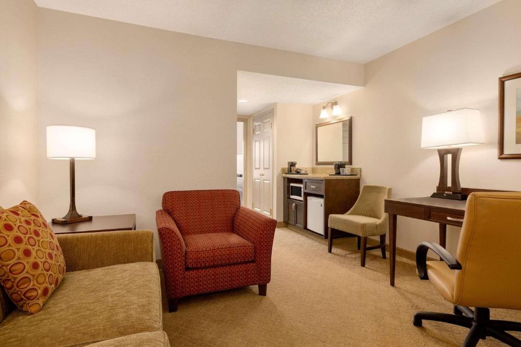 Country Inn & Suites by Radisson, Calgary-Northeast photo 3