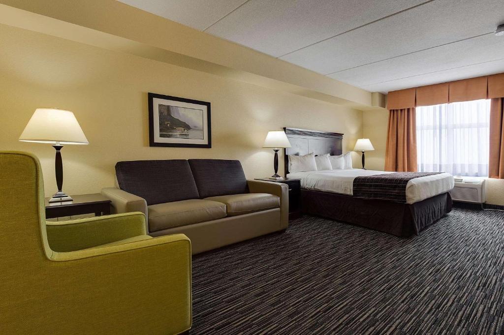 Country Inn & Suites by Radisson, Niagara Falls, ON photo 4