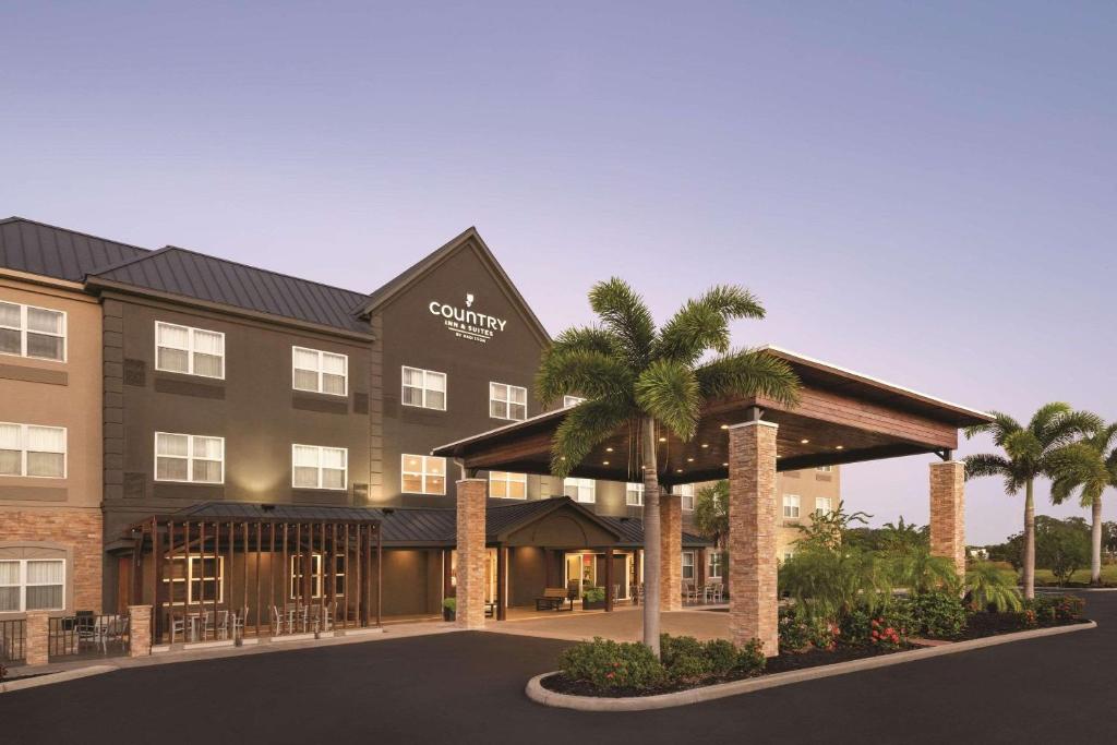 Country Inn & Suites by Radisson, Bradenton-Lakewood Ranch, FL image