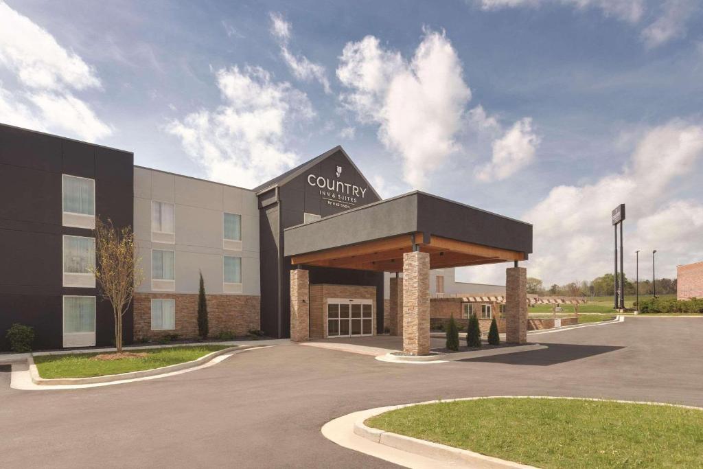 Country Inn & Suites by Radisson Macon West image