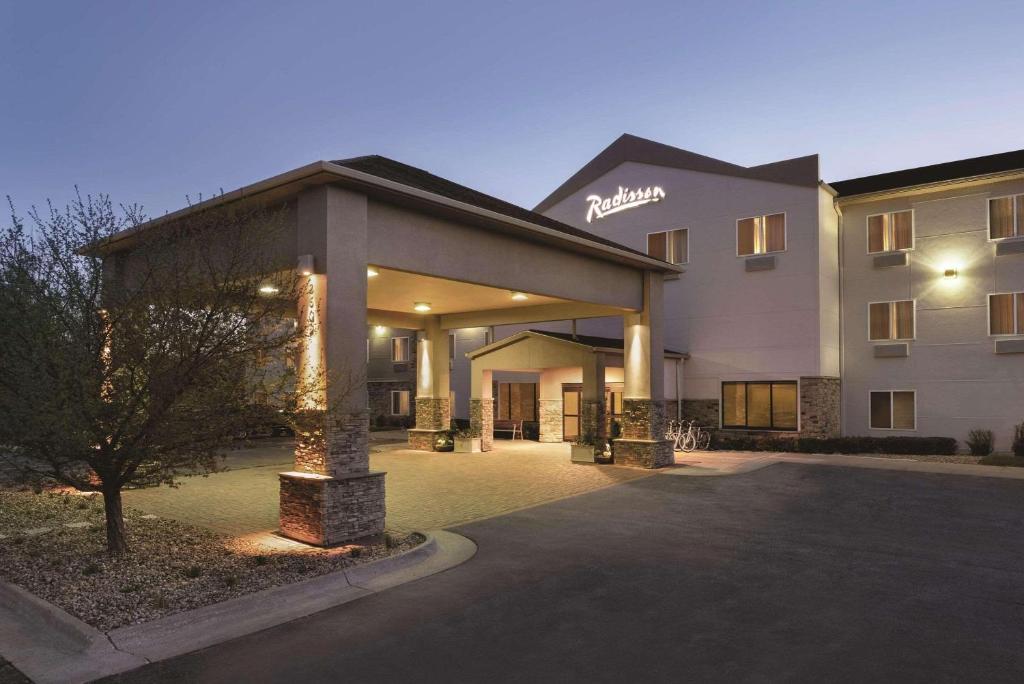 Radisson Hotel Ames Conference Center at ISU image