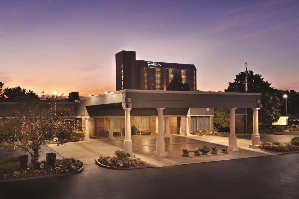 Radisson Hotel Louisville North image