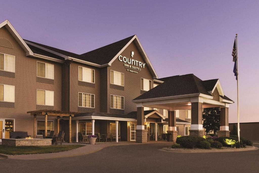 Country Inn & Suites by Radisson, Albert Lea, MN photo 1
