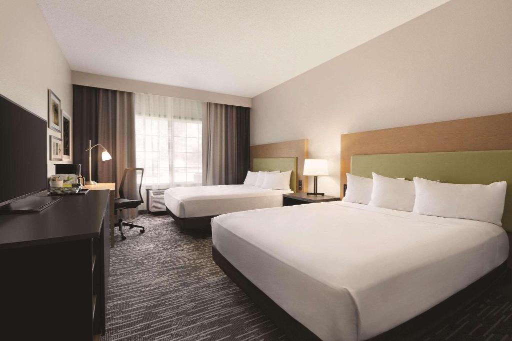 Country Inn & Suites by Radisson, Detroit Lakes, MN photo 3