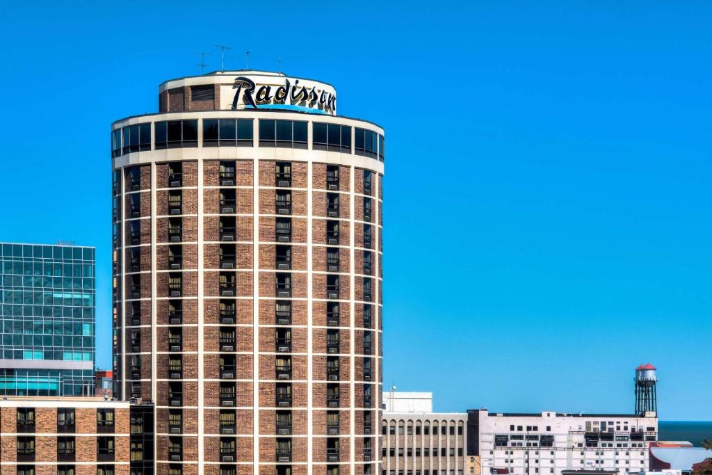 Radisson Hotel Duluth - Harborview image