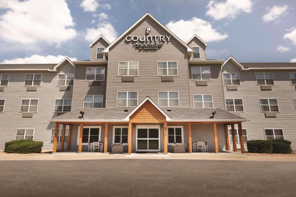 Country Inn & Suites by Radisson, Brooklyn Center, MN image
