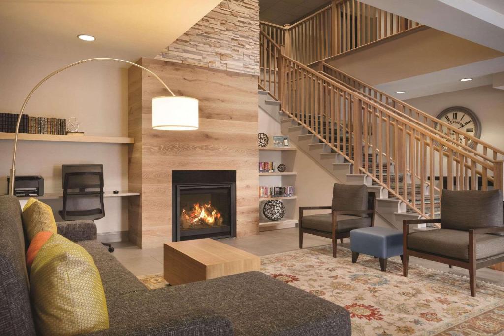 Country Inn & Suites by Radisson, Brooklyn Center, MN photo 4