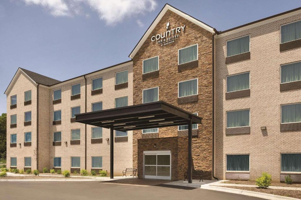Country Inn & Suites by Radisson, Greensboro, NC image