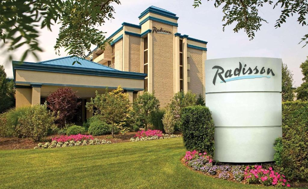 Radisson Hotel Hauppauge-Long Island image