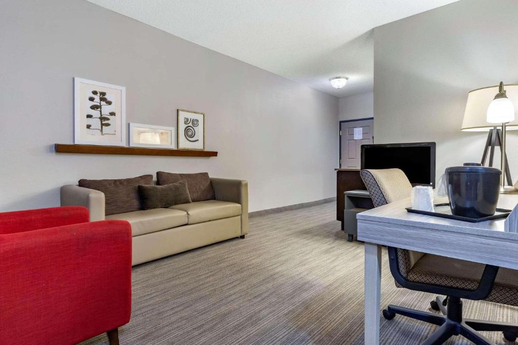 Country Inn & Suites by Radisson, Aiken, SC photo 3