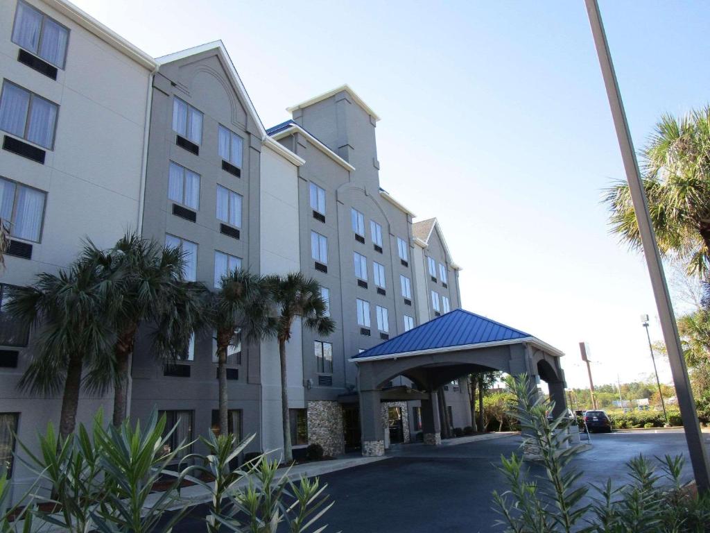 Country Inn & Suites by Radisson, Murrells Inlet, SC image