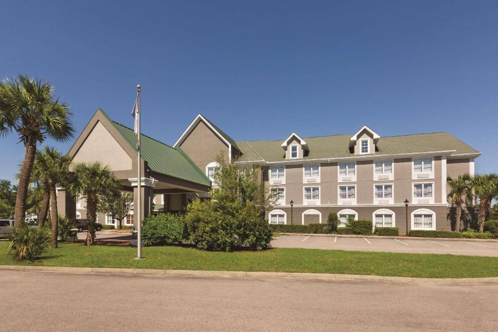 Country Inn & Suites by Radisson, Beaufort West, SC image