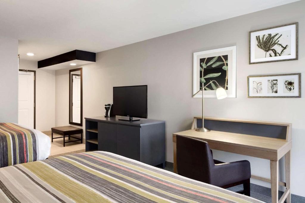 Country Inn & Suites by Radisson, Gatlinburg, TN photo 4