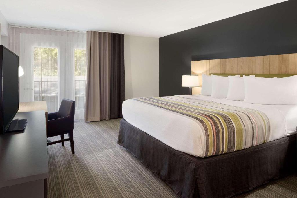 Country Inn & Suites by Radisson, Gatlinburg, TN photo 3