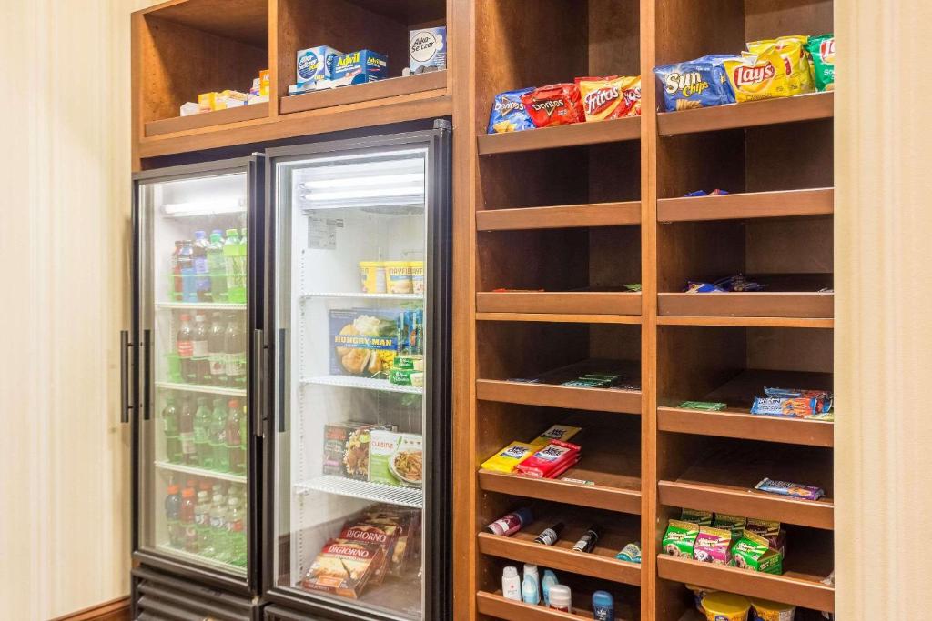 Country Inn & Suites by Radisson, Knoxville at Cedar Bluff, TN image