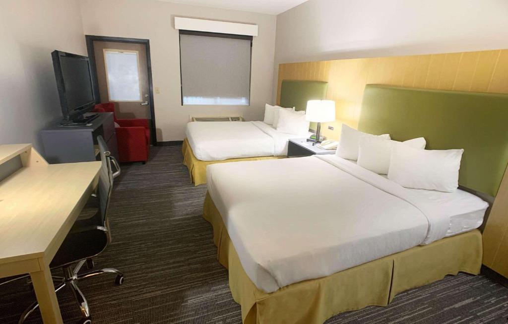 Country Inn & Suites by Radisson, Fort Worth West l-30 NAS JRB photo 4