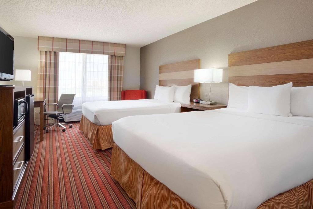 Country Inn & Suites by Radisson, DFW Airport South, TX photo 2