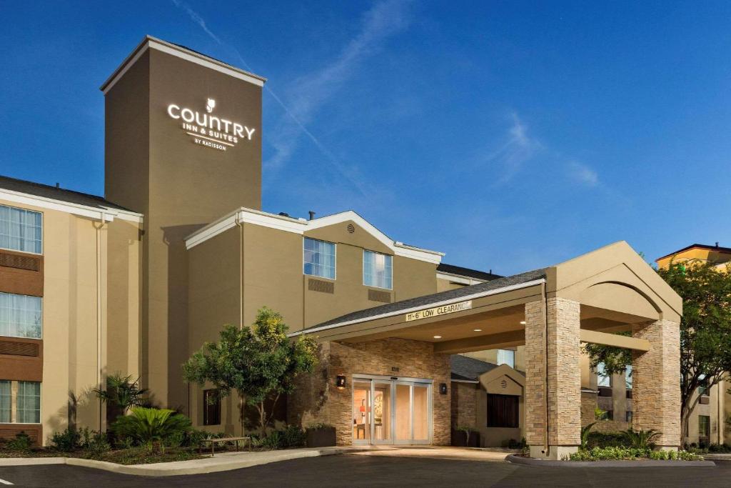 Country Inn & Suites by Radisson, San Antonio Medical Center, TX image