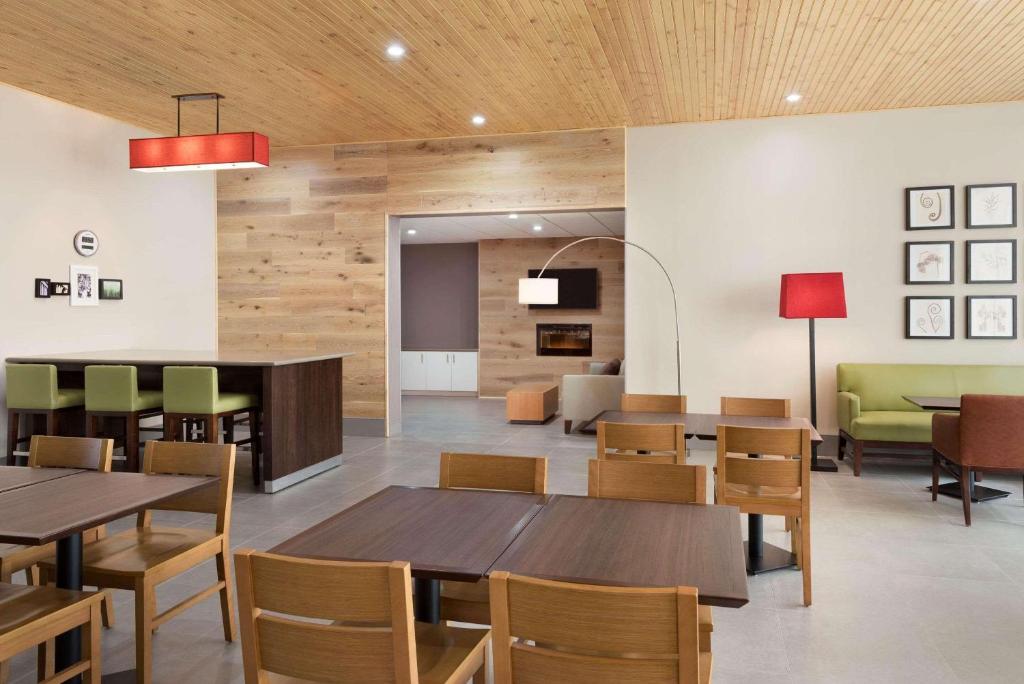 Country Inn & Suites by Radisson, Katy (Houston West), TX photo 2