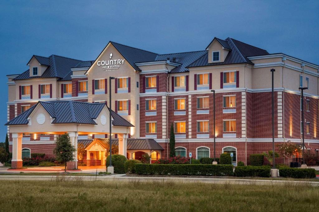 Country Inn & Suites by Radisson, College Station, TX image
