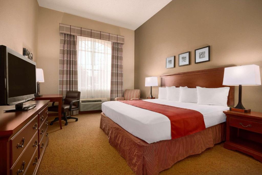 Country Inn & Suites by Radisson, Houston Intercontinental Airport East, TX photo 4