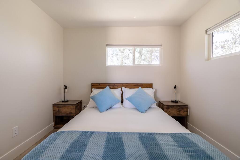 The Invisible Wind Cabin- Joshua Tree Amazing View photo 1