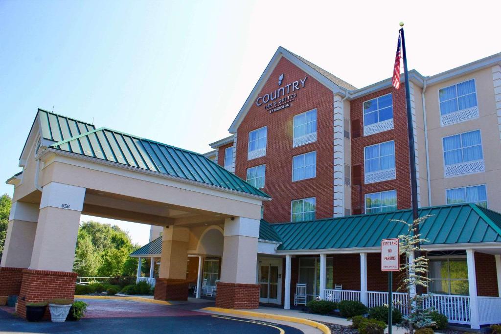 Country Inn & Suites by Radisson, Fredericksburg, VA photo 1