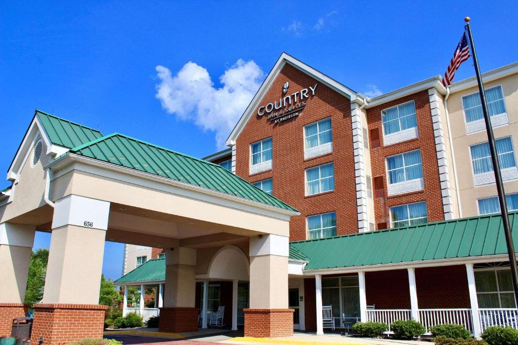 Country Inn & Suites by Radisson, Fredericksburg, VA image