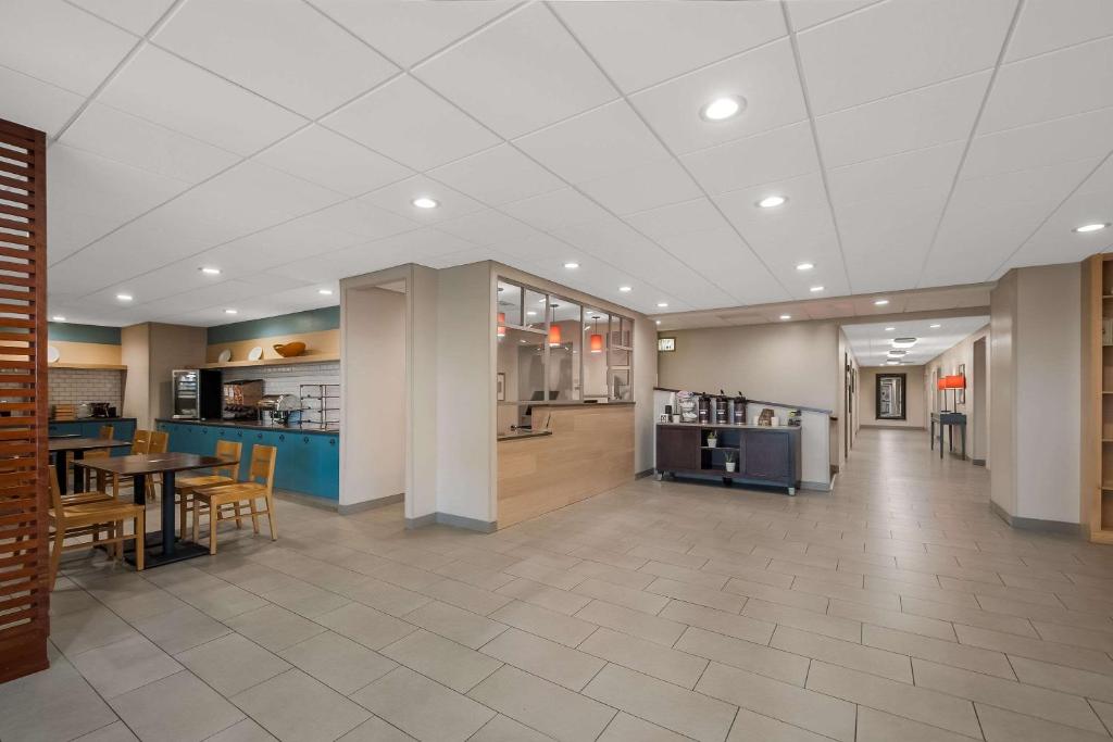 Country Inn & Suites by Radisson, Fredericksburg South I-95 , VA photo 2