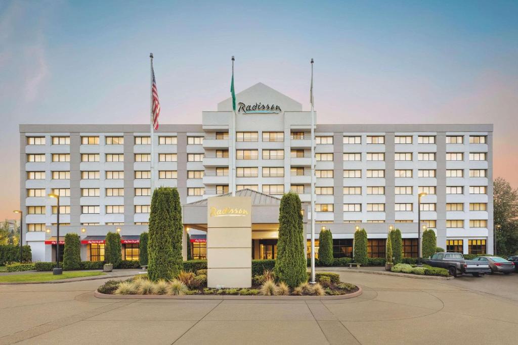 Radisson Hotel Seattle Airport image