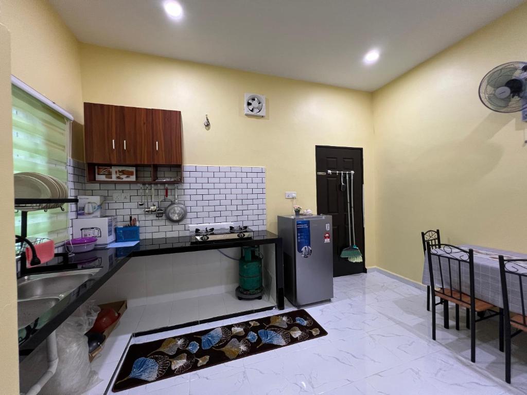 Homestay Desa D Junjung Islam Guest Only photo 3