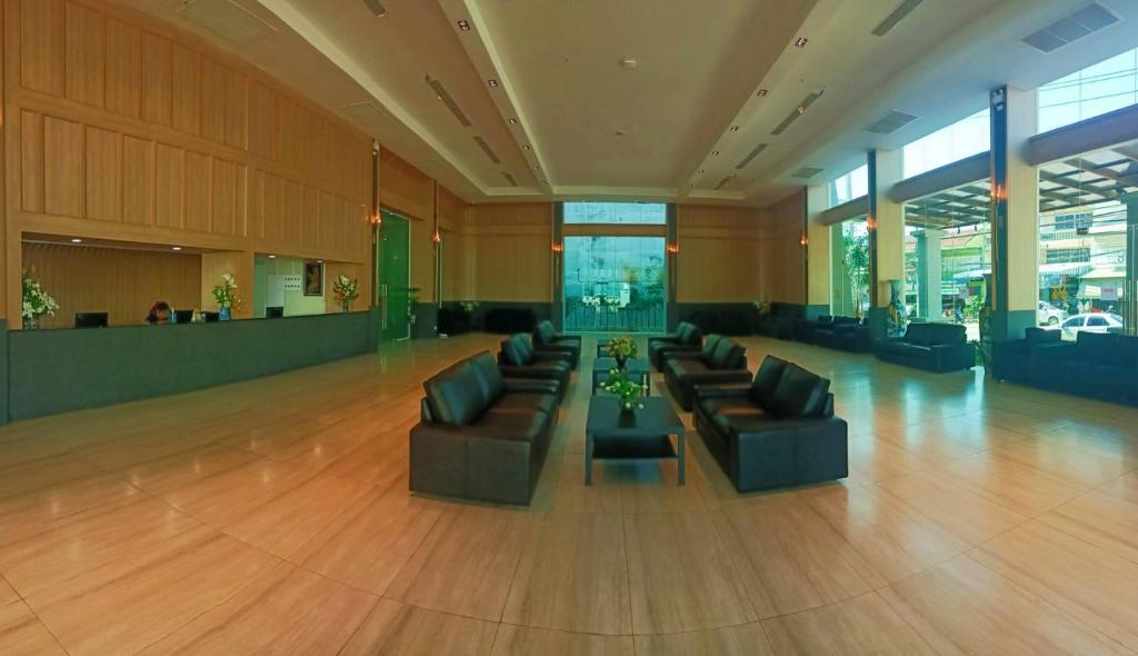 Mayflower Grande Suite Hotel photo 4