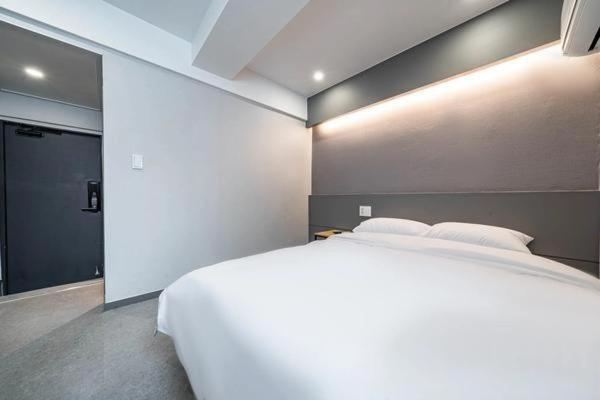 Lime Hotel photo 1