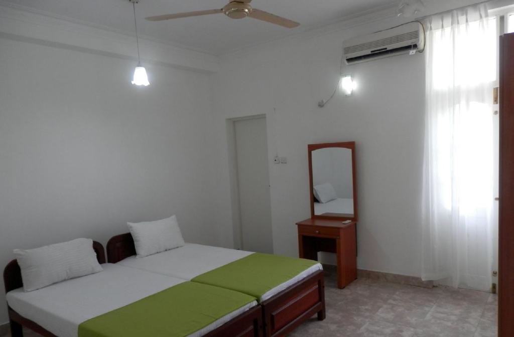 Sea View Luxury Beach Apartment in Mount Lavinia photo 2