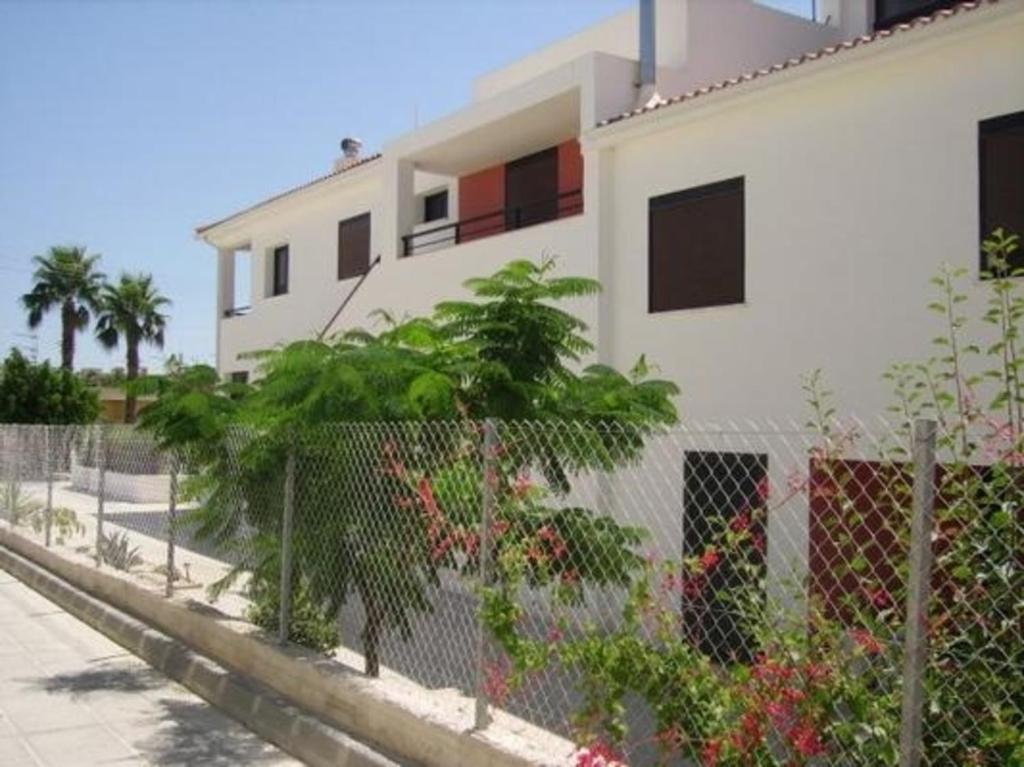 Sehr schöne Ferienwohnung mit grosser Veranda,Pool Garten
