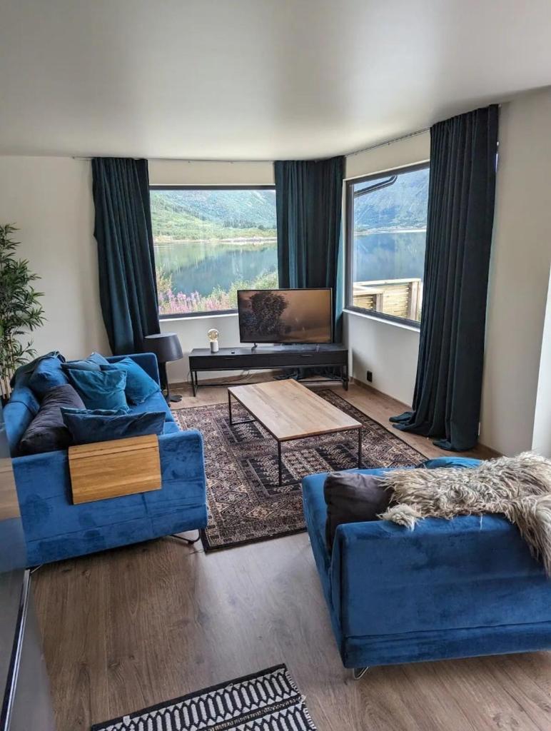 Nydelig hytte med fantastisk beliggenhet ved sjøen photo 4