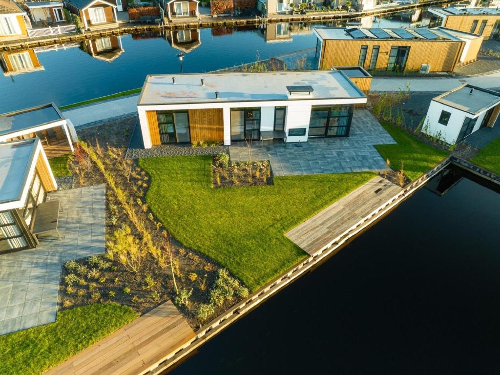 House with three bathrooms, on a holiday park photo 3