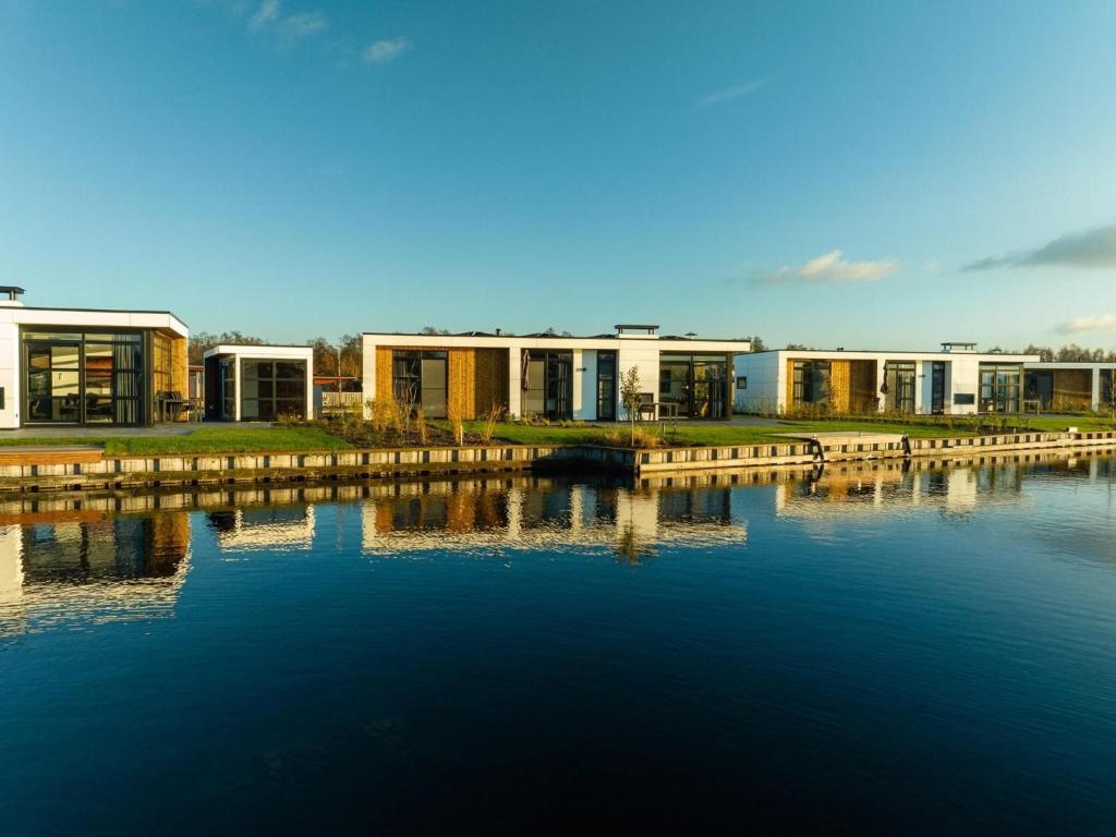 House with three bathrooms, on a holiday park photo 2
