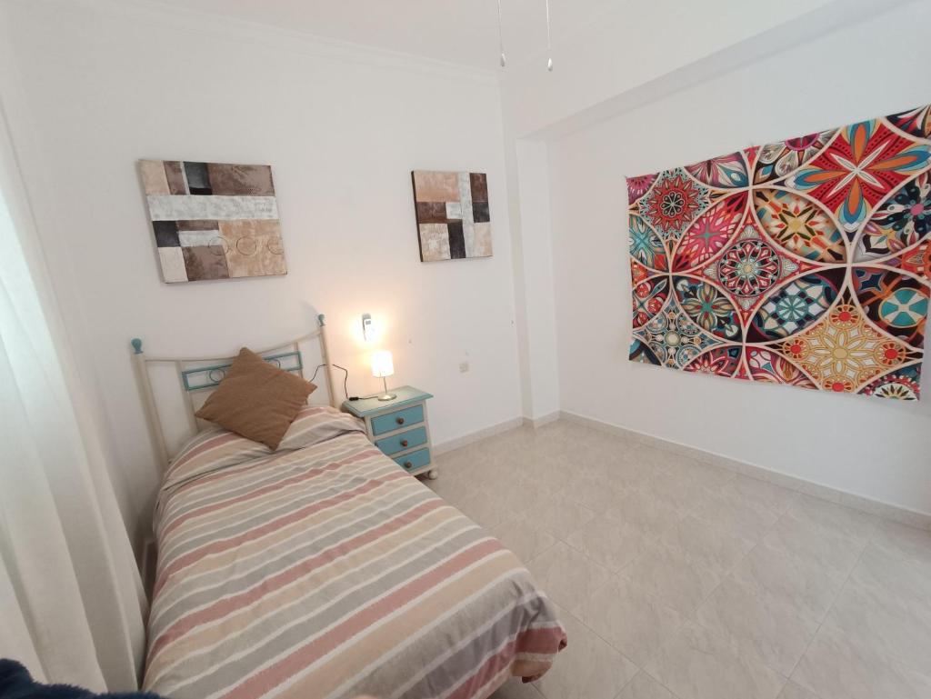 APARTMENT WITH SINGLE ROOMS photo 2
