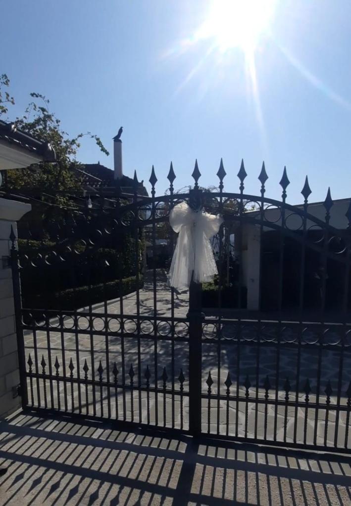 Guest House Xhelili photo 3
