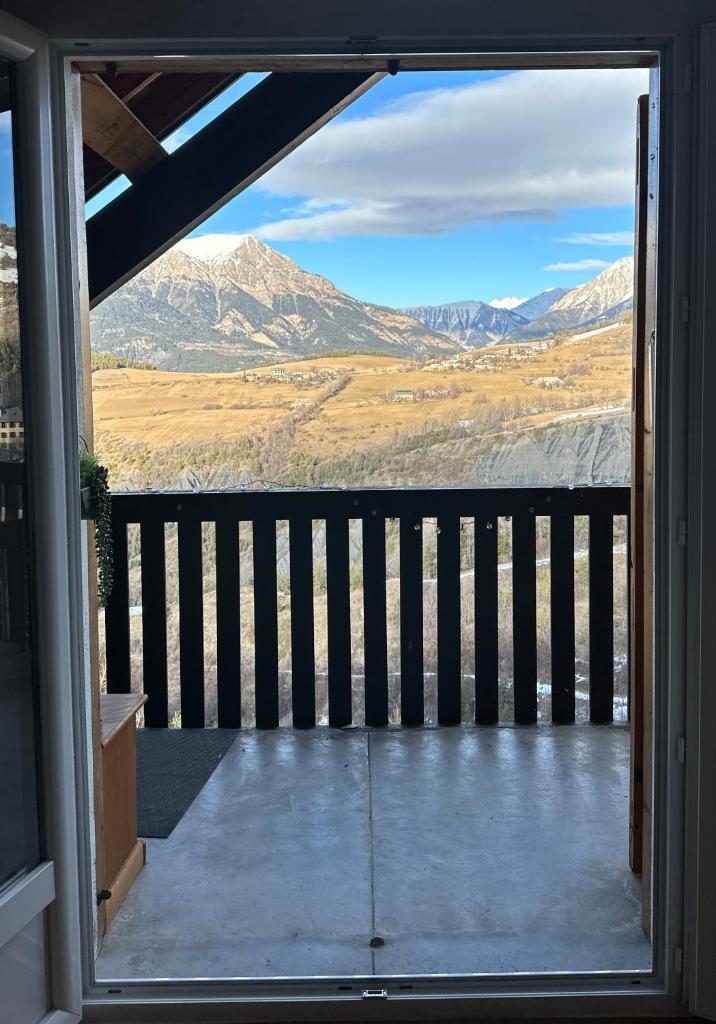 Appartement au Sauze vue montagne photo 4
