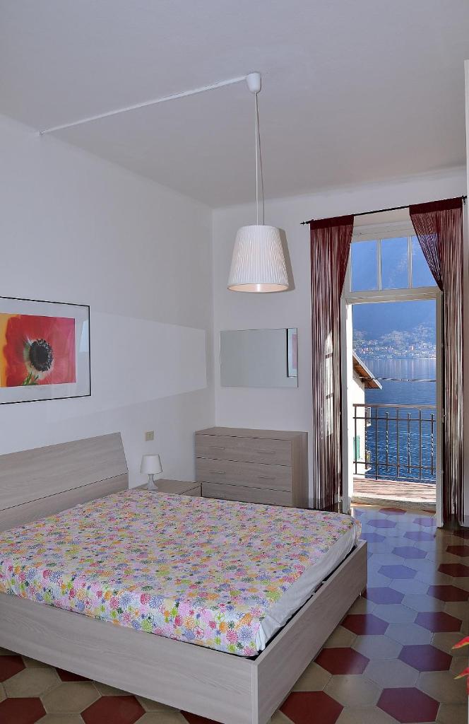 The Romantic Village House - Apartments with lake view