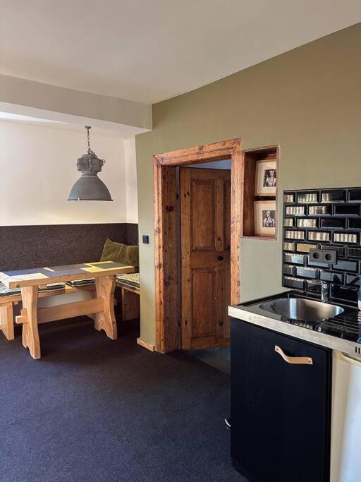 Weimarer Modern Woody Apartment photo 1