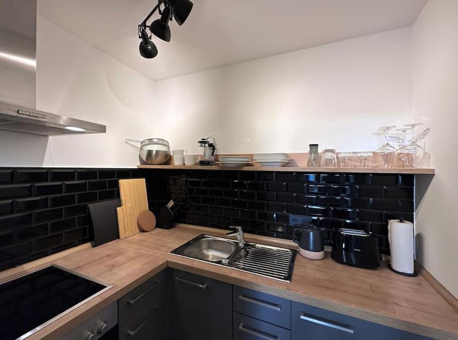 Weimarer Modern Woody Apartment photo 4