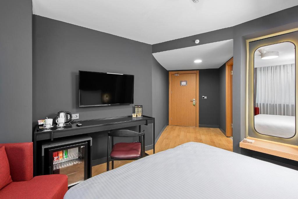 Ibos Hotels Izmir Alsancak photo 1
