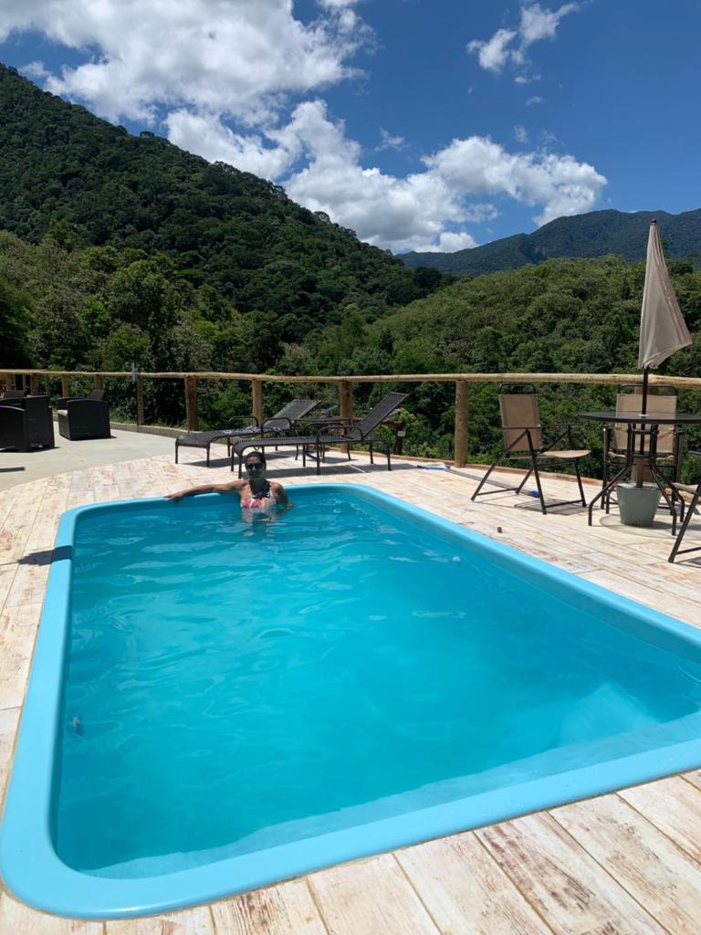 Casa para temporada em meio à natureza.