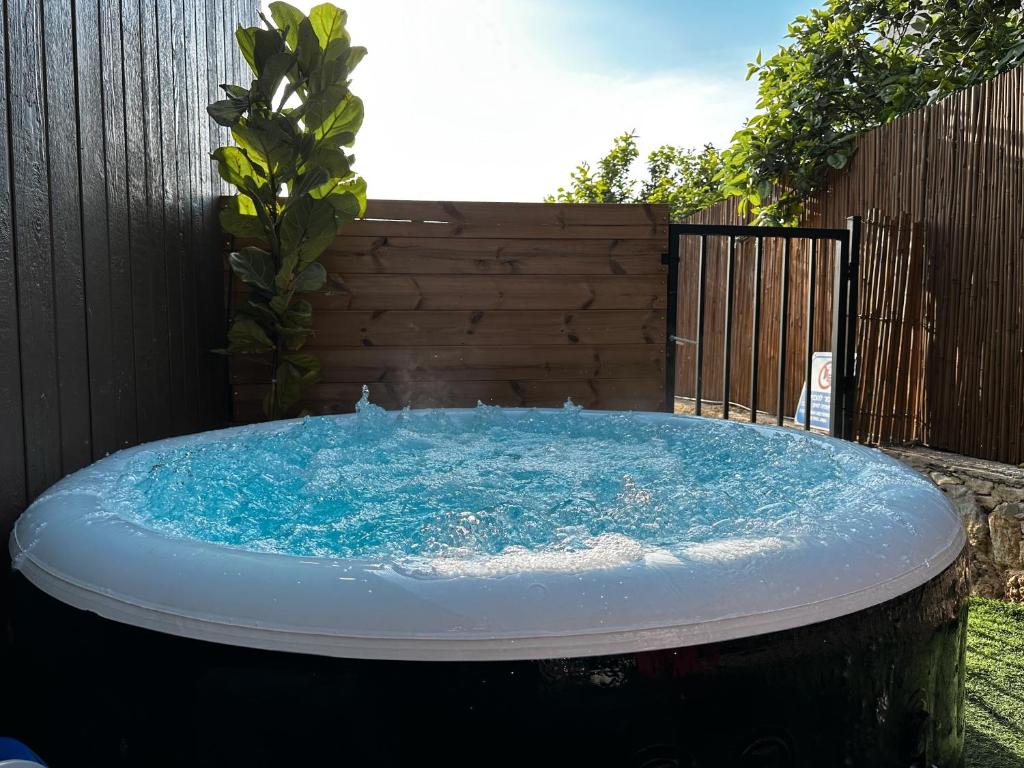 Gilboa cliffs- boutique suite photo 4