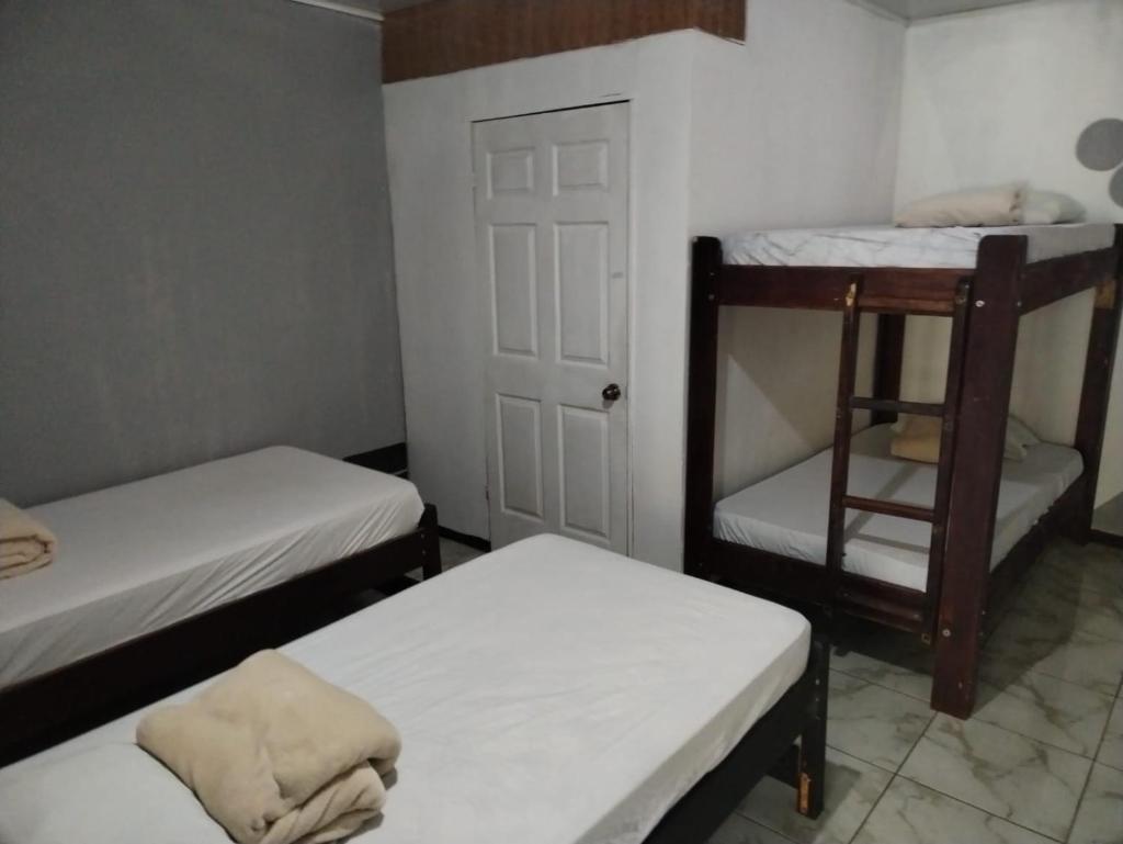 Mi Casa Tica Backpackers photo 4