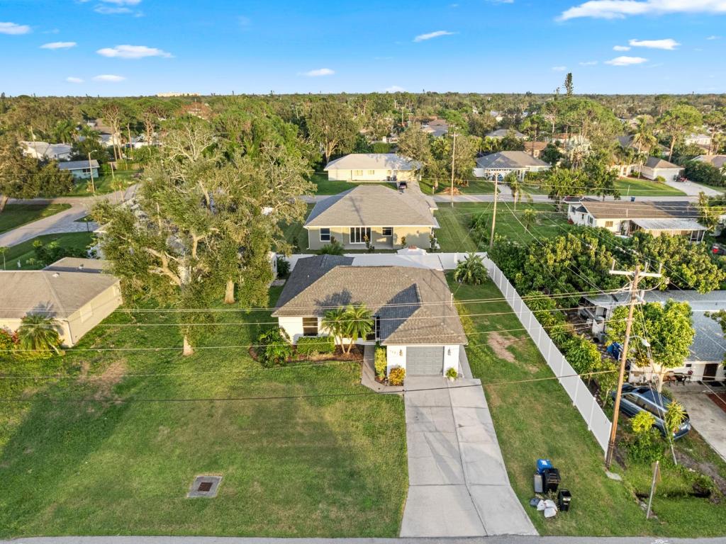 Beautiful Home in Venice - 10 min from beaches! photo 4