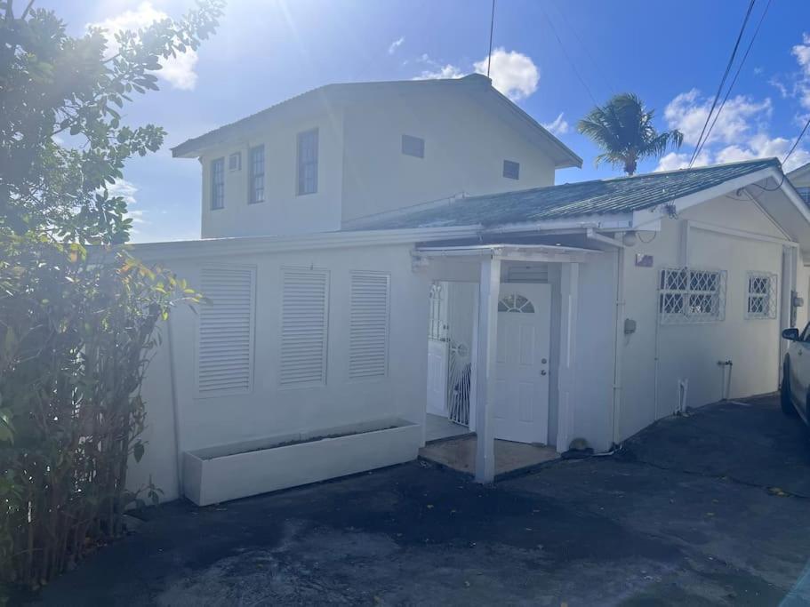 Purple Rain - Direct Beach Access, 2 Bedroom, 2 Terrace Holiday Home Bliss photo 3
